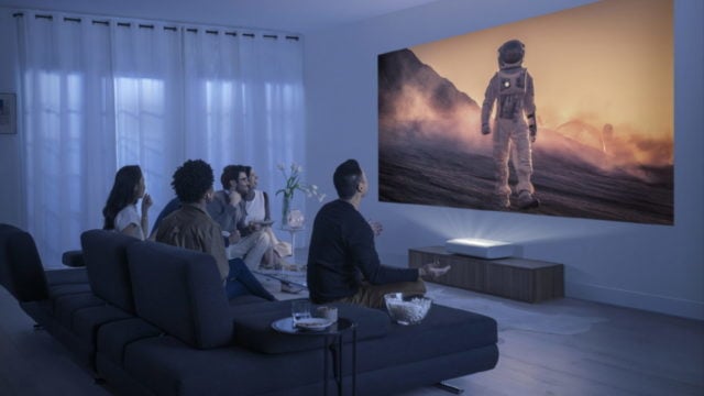 Estos dos proyectores revolucionarán la forma de ver cine en casa