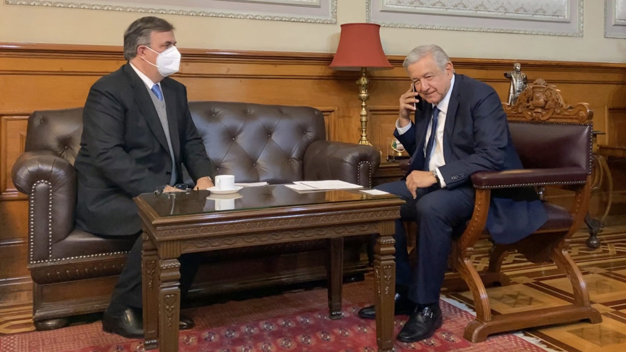 AMLO felicita a Arce, del partido de Evo Morales, por ganar presidencia de Bolivia
