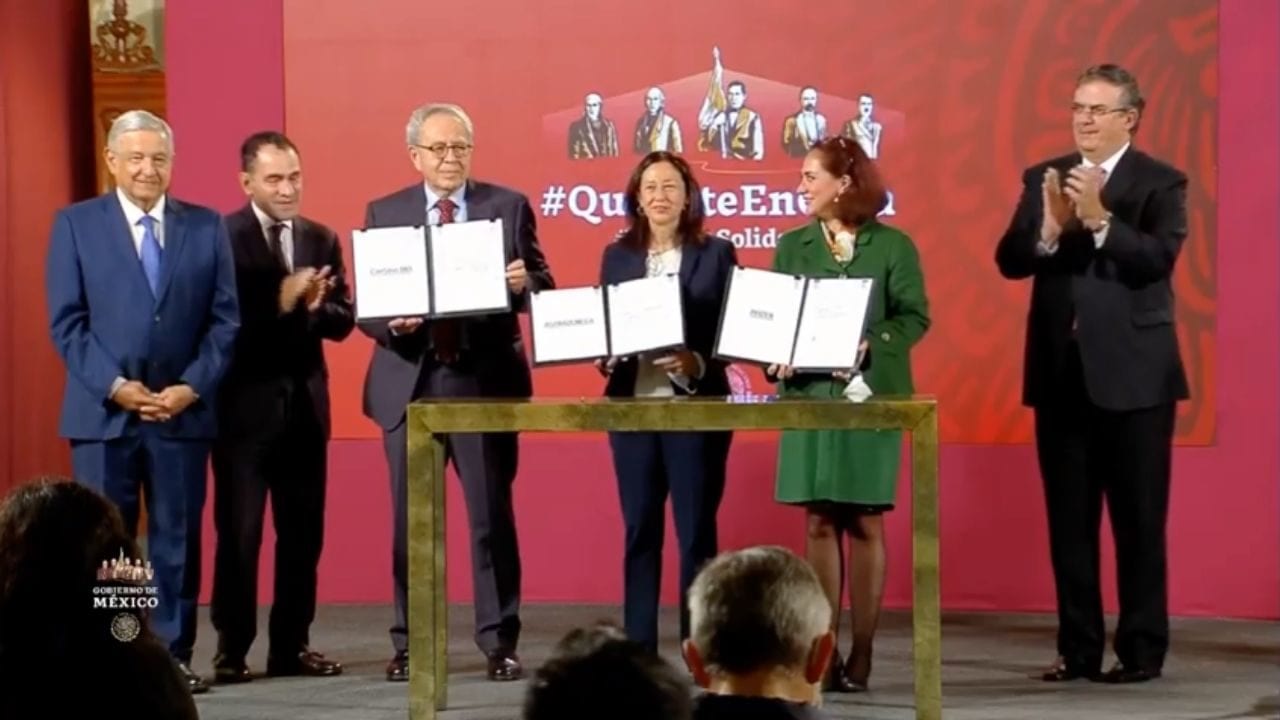 Gobierno firma acuerdos con farmacéuticas para vacunar a más de 116 millones de mexicanos