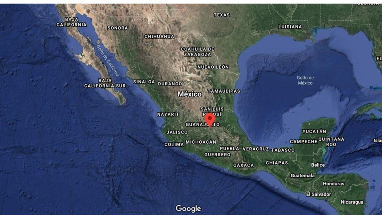 Autoridades mexicanas investigan desplome de avioneta con droga en Querétaro
