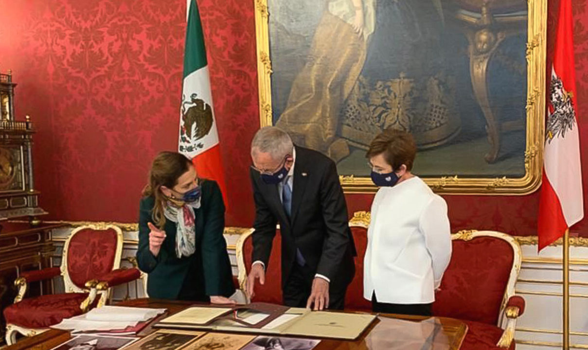 López Obrador busca que Austria preste a México el Penacho de Moctezuma