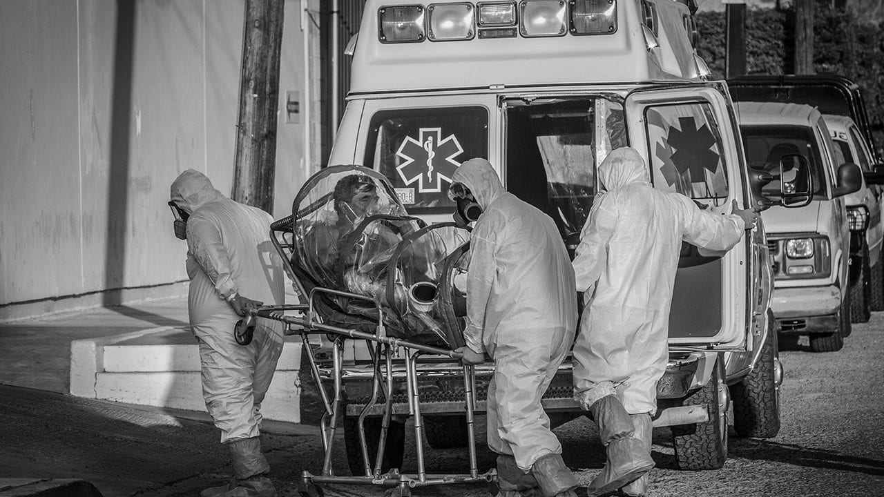 Covid-19 no da tregua a CDMX; llegan 500 médicos cubanos para apoyar