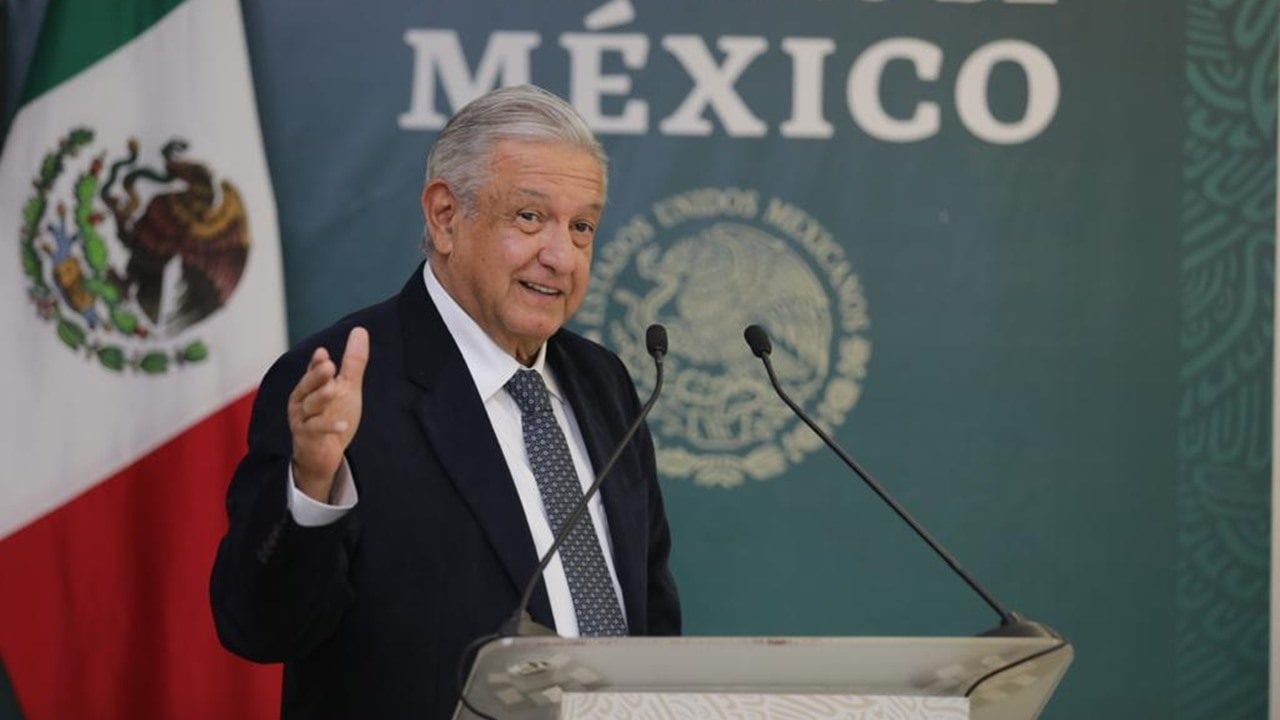 AMLO recupera 5 puntos en su aprobación, según encuestas