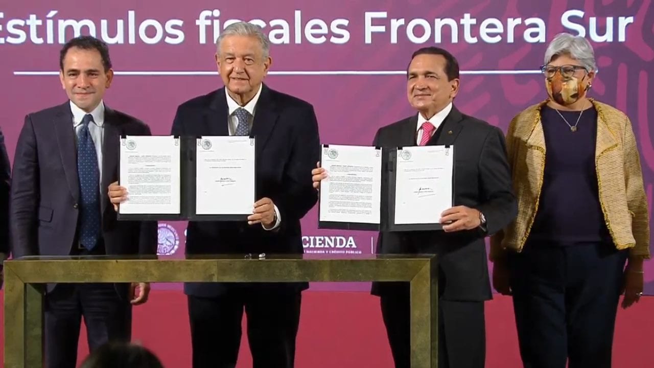 AMLO da a frontera sur los mismos beneficios fiscales del norte; Chetumal será zona franca