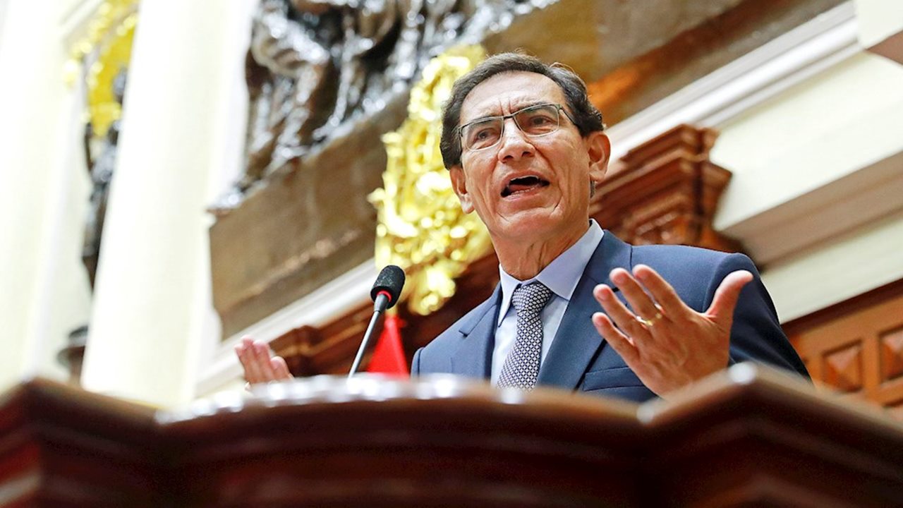 Congreso de Perú destituye al presidente Vizcarra por ‘incapacidad moral’