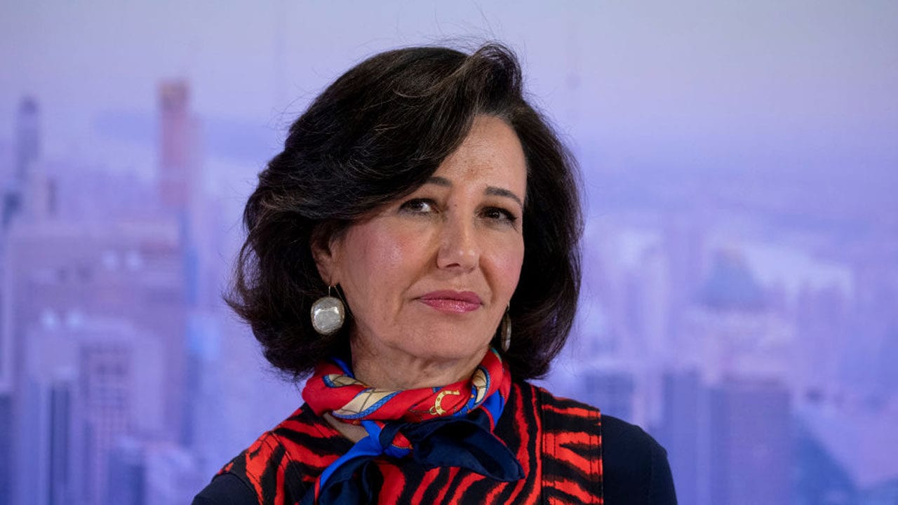 Ana Botín, presidenta de Santander, ganó 13.19 mdd en otro año de beneficio récord
