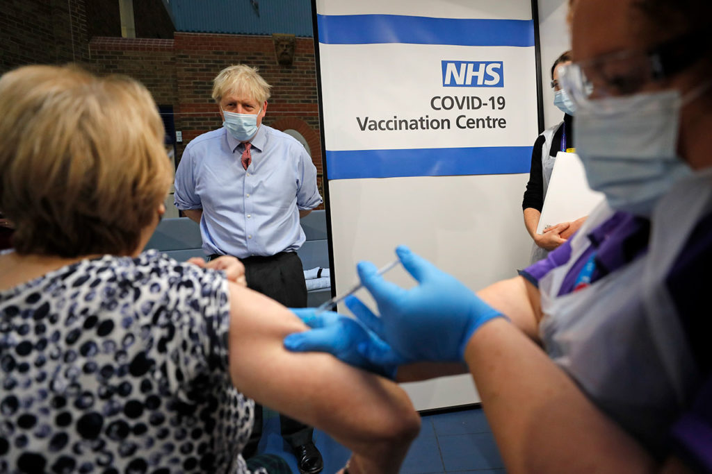 NHS England Starts Covid-19 Vaccination Campaign vacuna