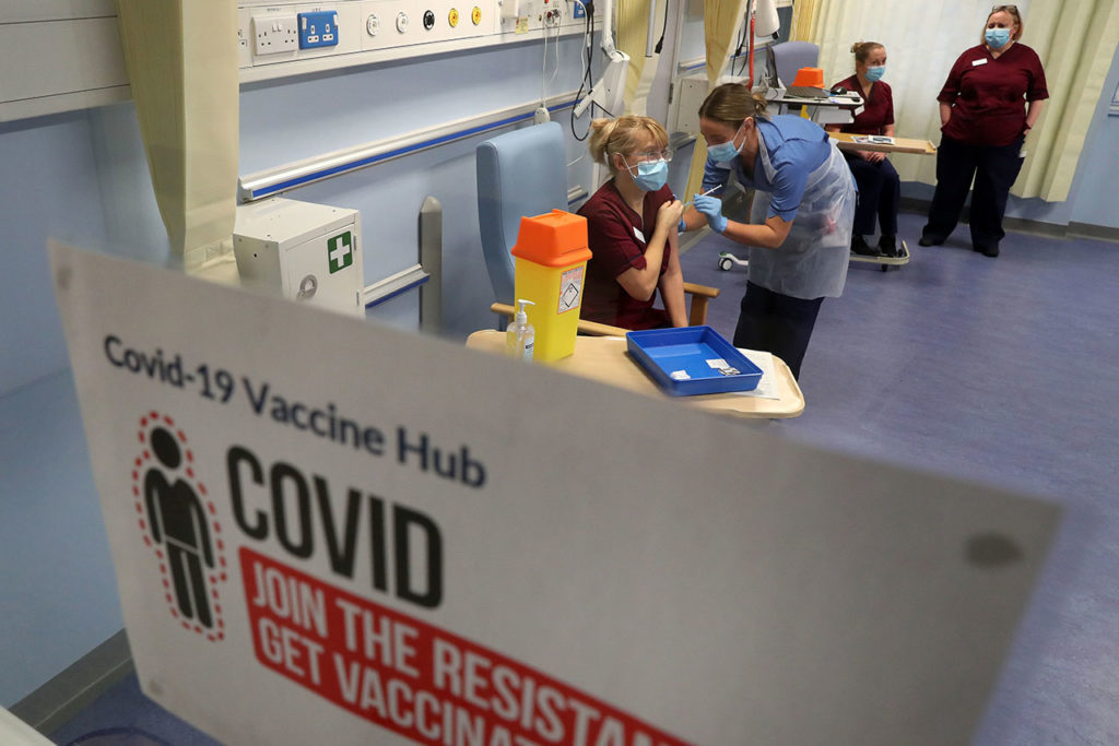 NHS Scotland Starts Covid-19 Vaccination Campaign Vacuna