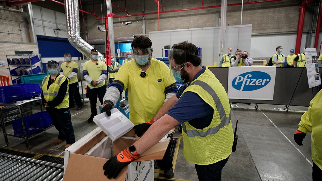 Primeras vacunas de Pfizer llegan a México este miércoles