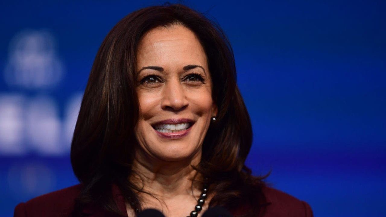Kamala Harris mejora las encuestas demócratas en un hipotético enfrentamiento contra Trump