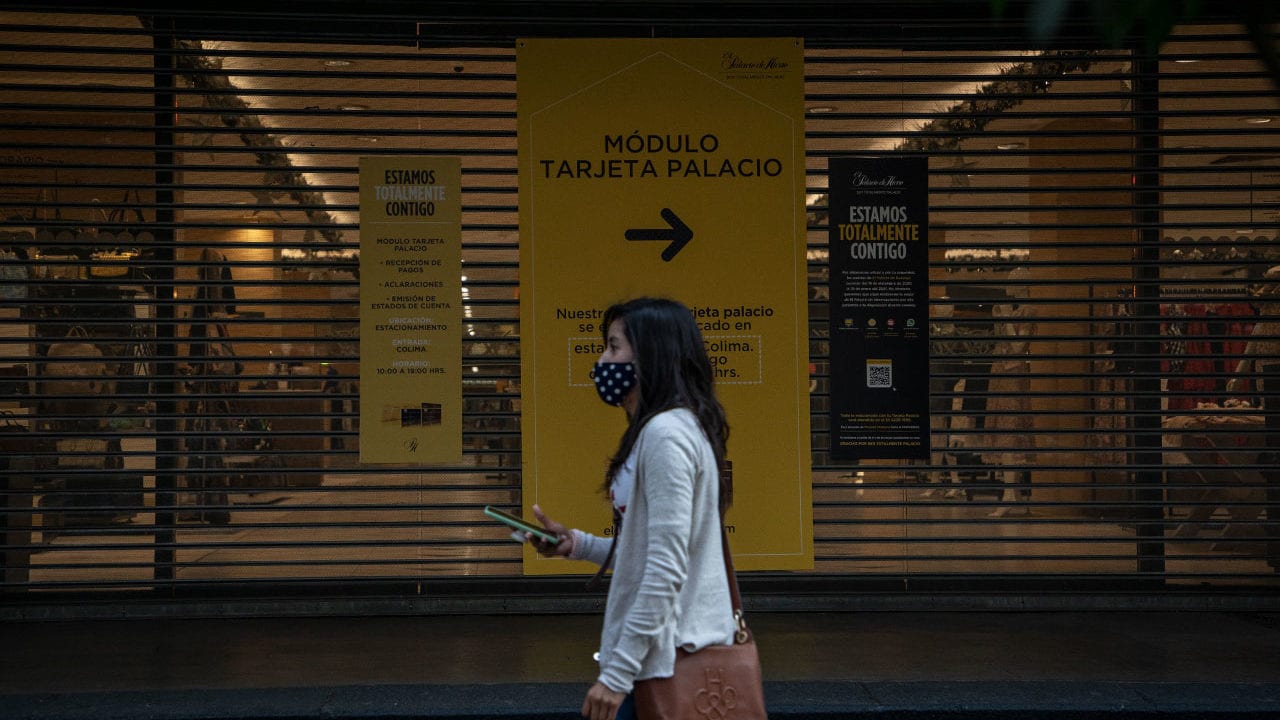CDMX aplaza apertura de centros comerciales; negocios podrán atender al aire libre