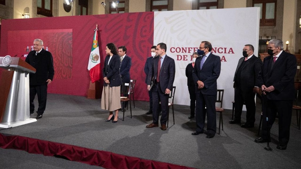 Firman acuerdo para posponer discusión de outsourcing; IP espera mejor iniciativa