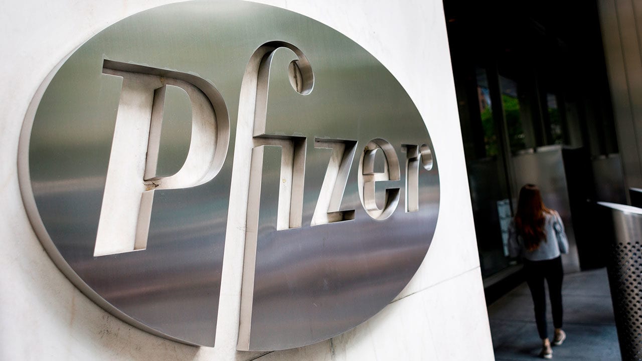 El sector privado mexicano negocia con Pfizer para vender su vacuna en verano