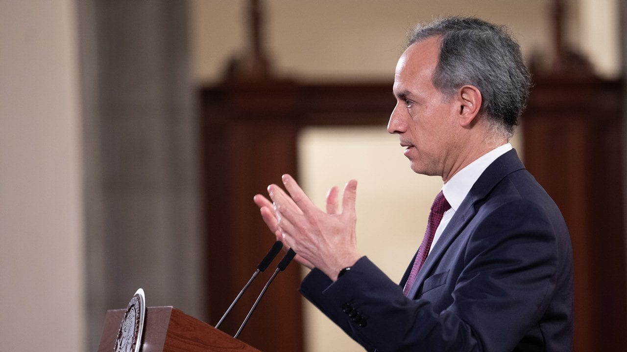 México seguirá vuelos con Reino Unido pese a nueva cepa de coronavirus