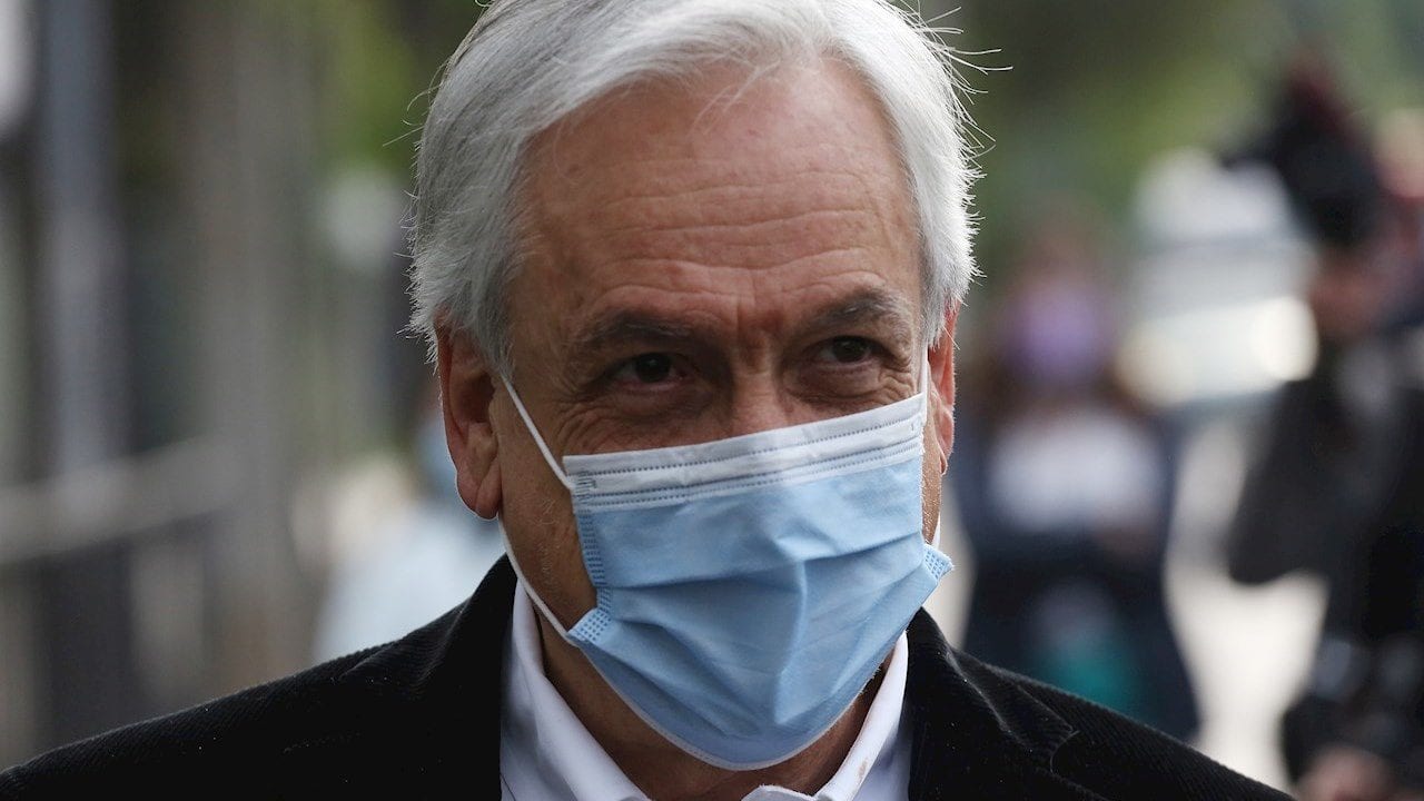 Presidente de Chile se denunciará a sí mismo por pasear sin cubrebocas