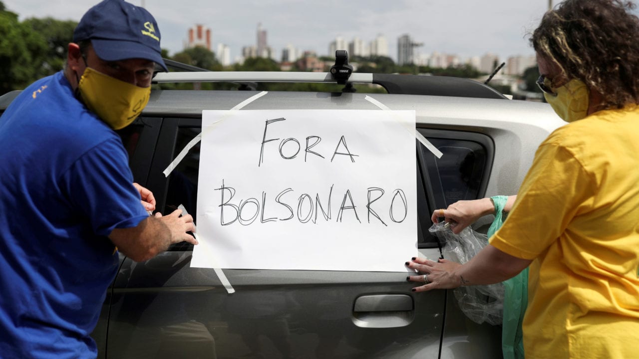 ¡Fuera Bolsonaro!, gritan ex votantes por respuesta al Covid-19 en Brasil