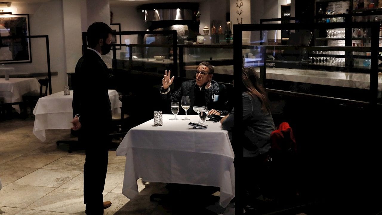 Restaurantes de Nueva York reabrirán para San Valentín