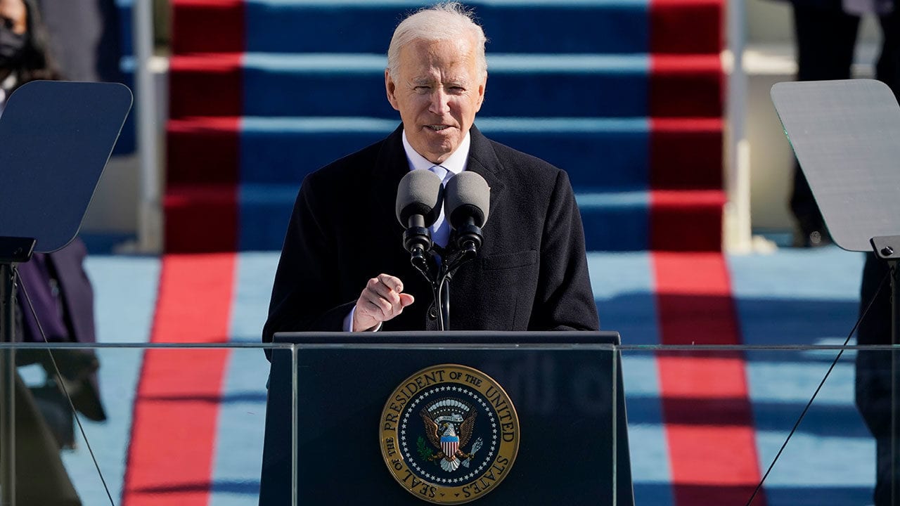Biden ayuda a Estados Unidos a acceder a salud y elimina obstáculos al aborto
