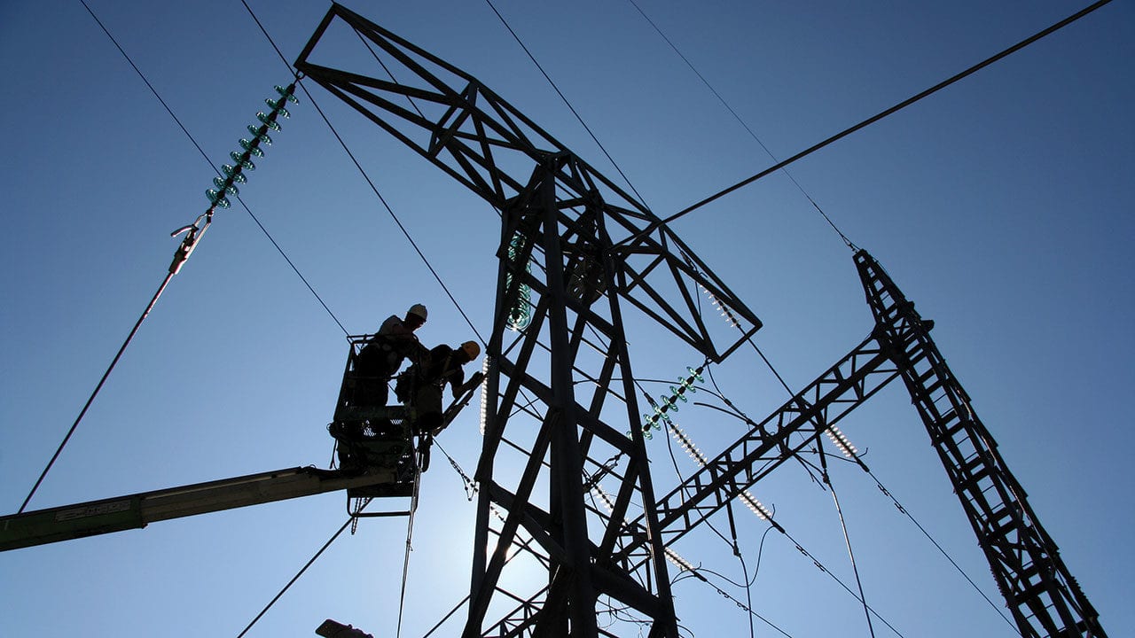 Diputados de Comisión de Economía rechazan iniciativa eléctrica de AMLO