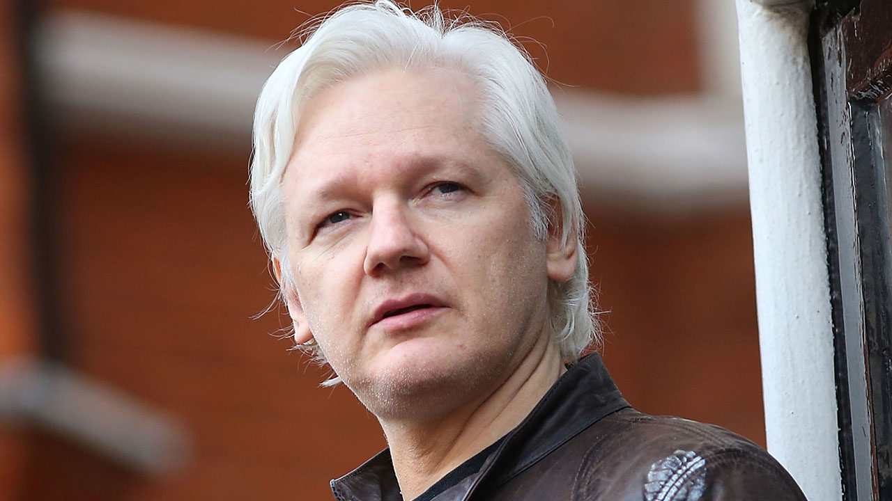 Tribunal Superior de Londres posterga la extradición de Julian Assange, el creador de WikiLeaks