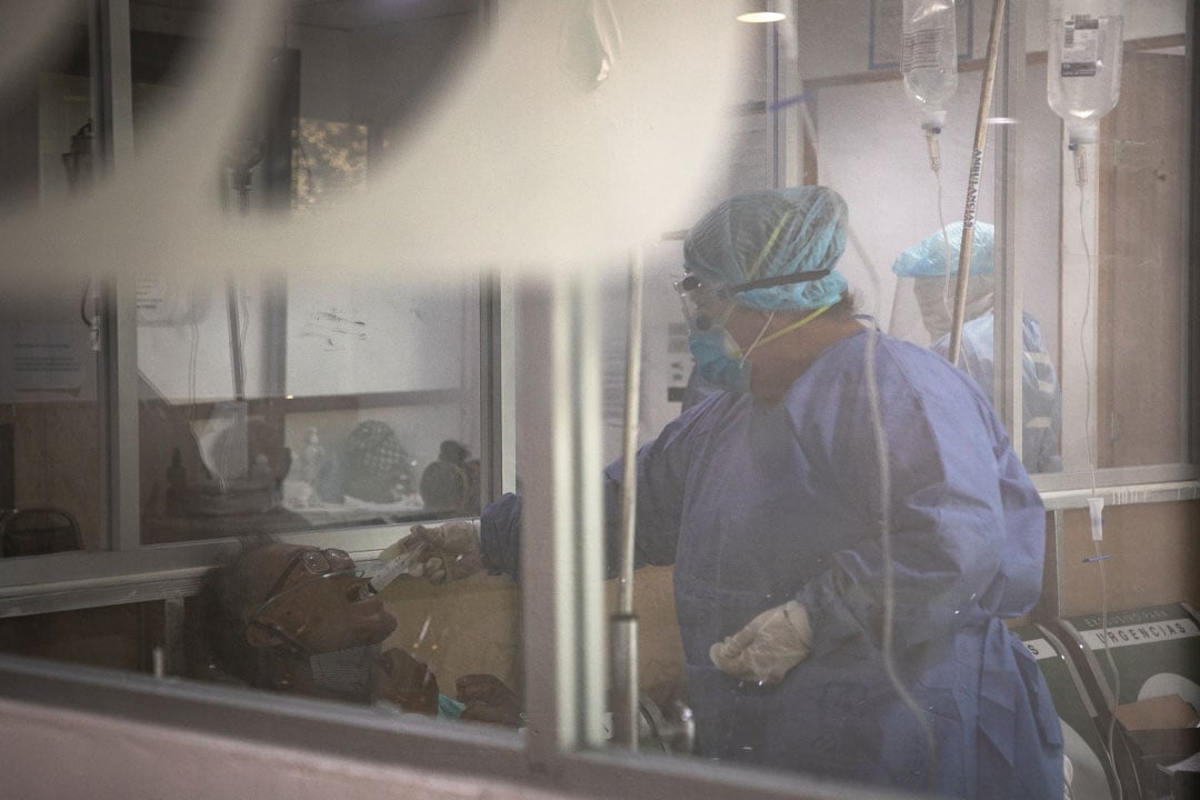 Contratación de médicos cubanos es oscura, política y poco ética: CEESP
