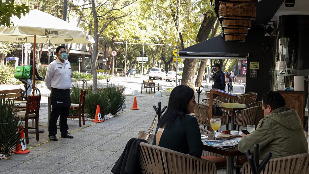 Economía mexicana se contrae 2.1% en marzo: Inegi