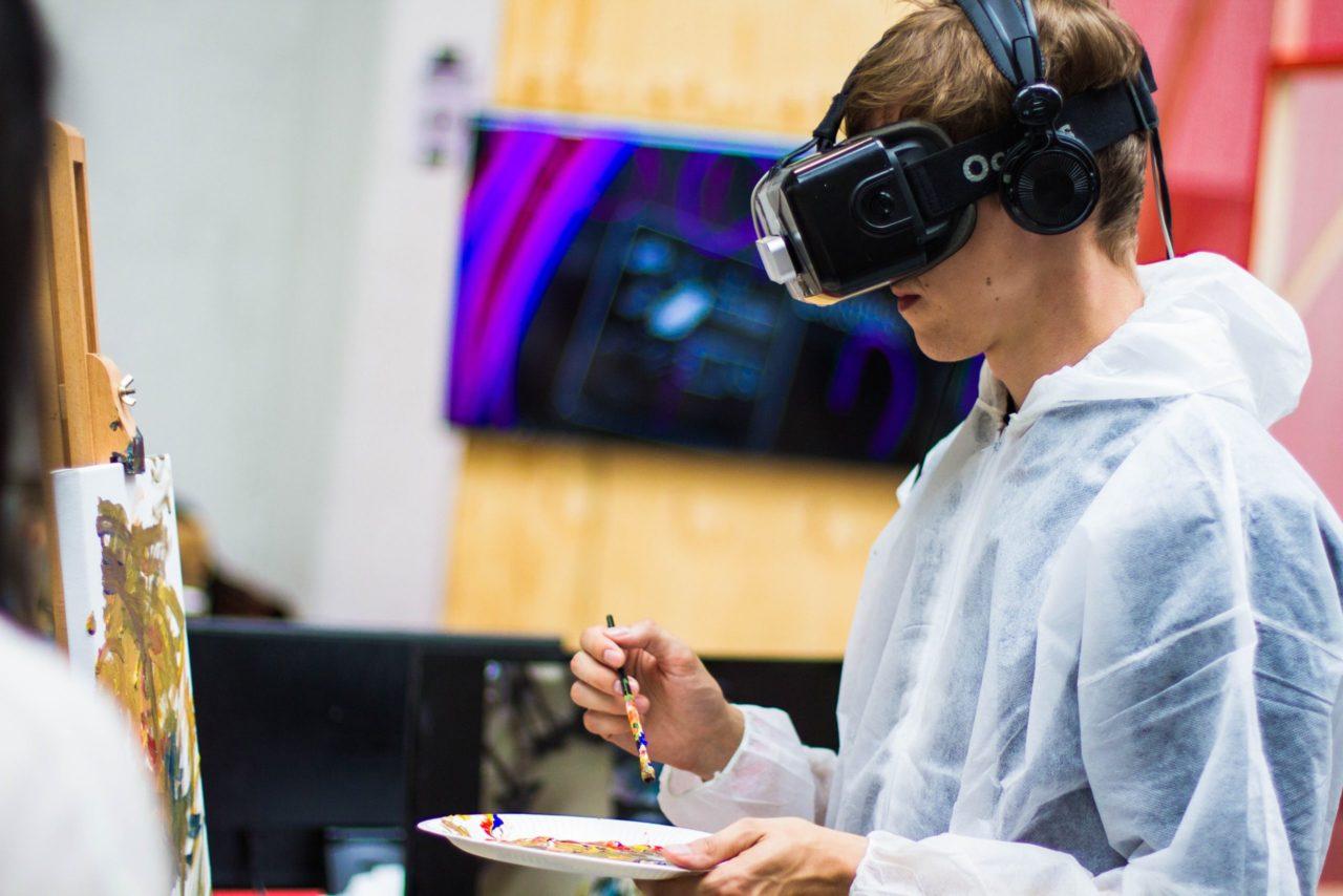 Realidad virtual podría afectar coordinación motriz de niños: estudio