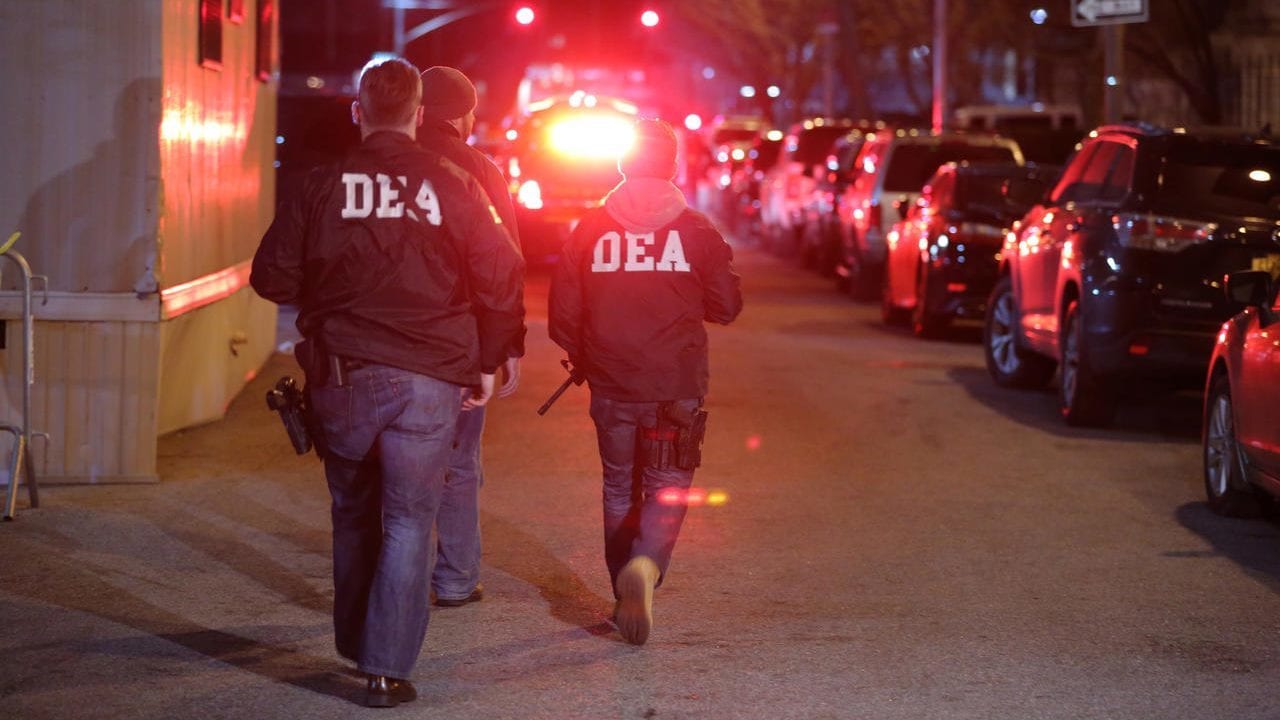 DEA removió en 2022 a su director en México en medio de averiguaciones de mala conducta
