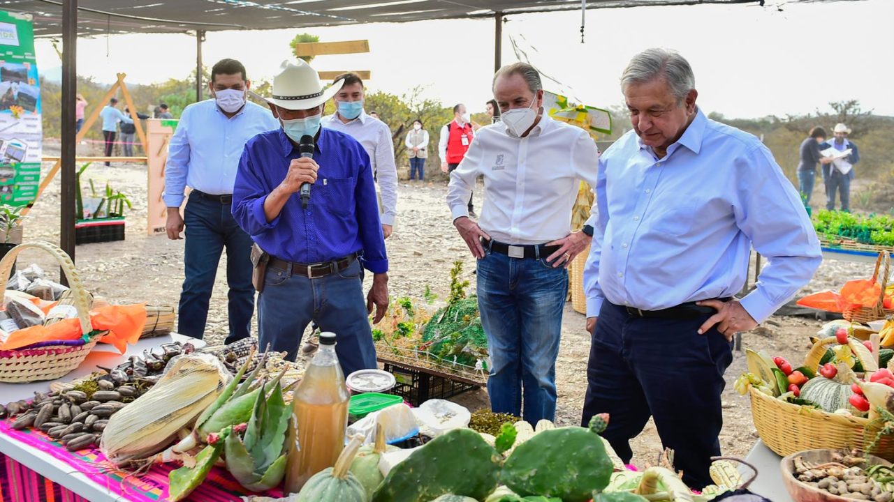 Ebrard, Rosa Icela y los funcionarios que han estado con AMLO la última semana