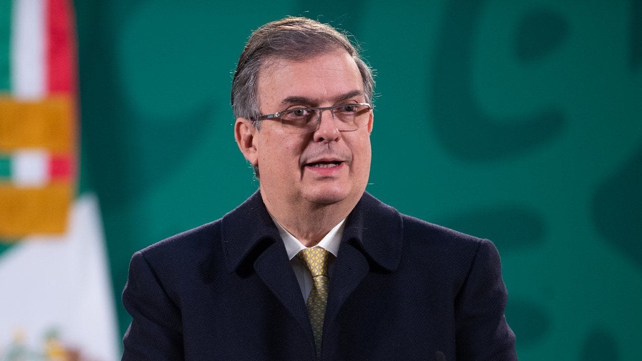 SRE, en alerta ante posible huida de Cabeza de Vaca: Ebrard