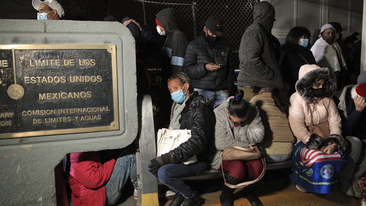 México y EU acuerdan diseñar estrategia en migración