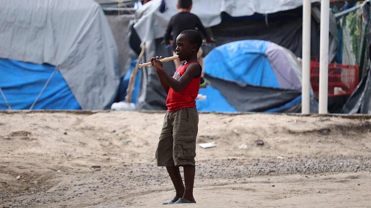 14,000 menores inmigrantes están bajo custodia del gobierno en EU