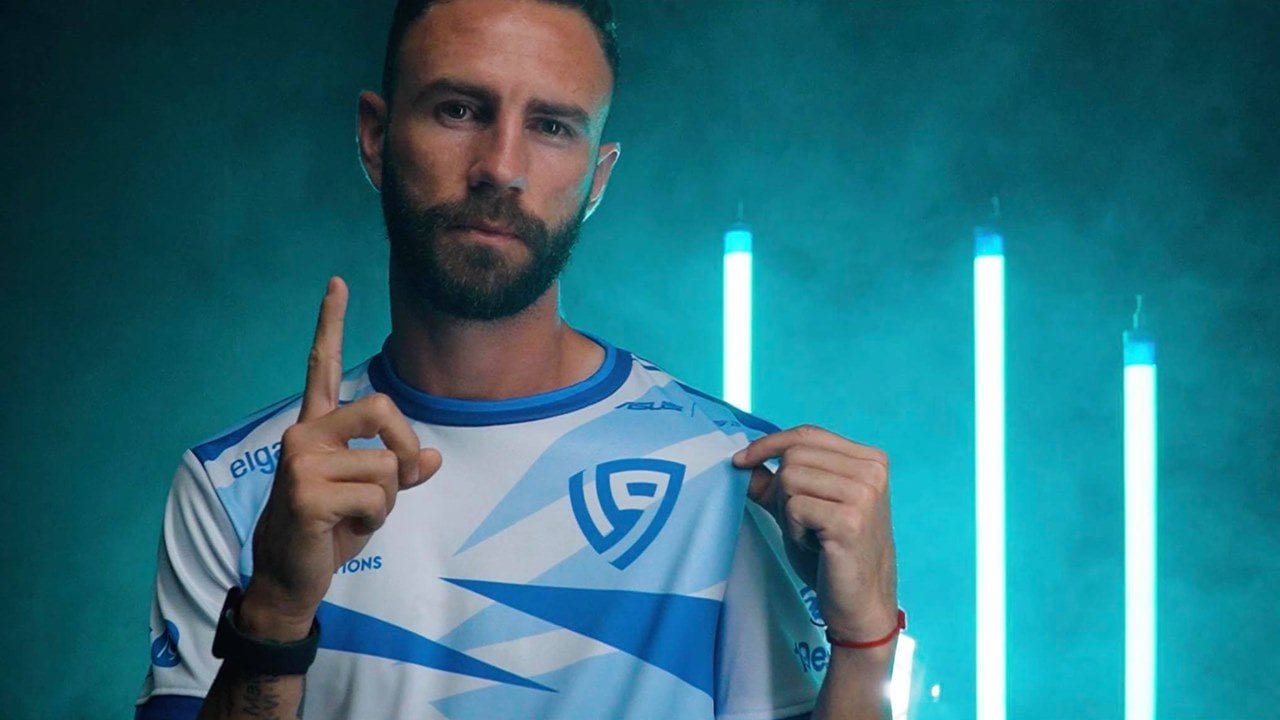 Miguel Layún anuncia la expansión de su equipo de eSports en Europa