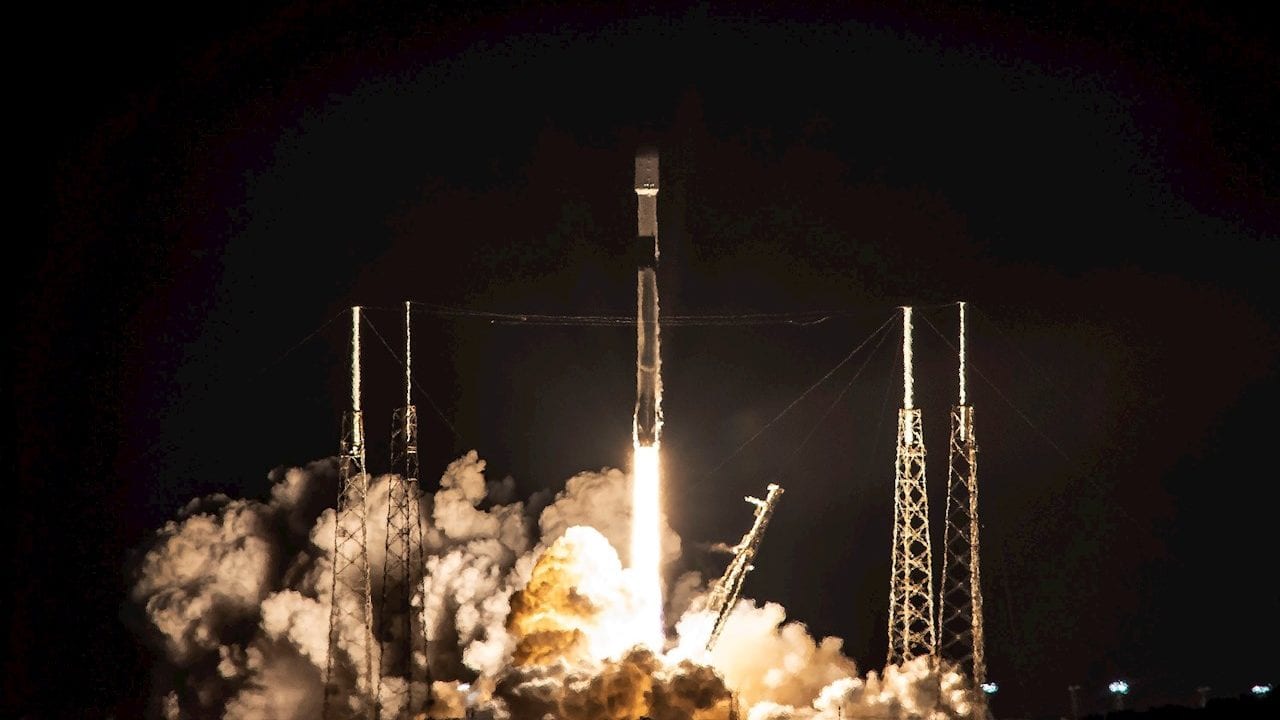SpaceX lanzará 60 satélites para red Starlink tras retraso por clima