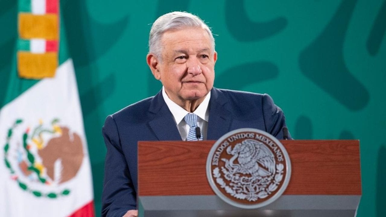 AMLO pide investigar a juez que suspendió Ley Eléctrica