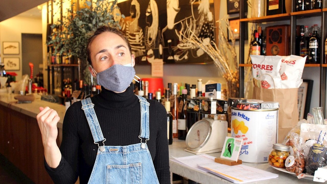 Trabajadores de restaurantes en NY, listos para recibir la vacuna