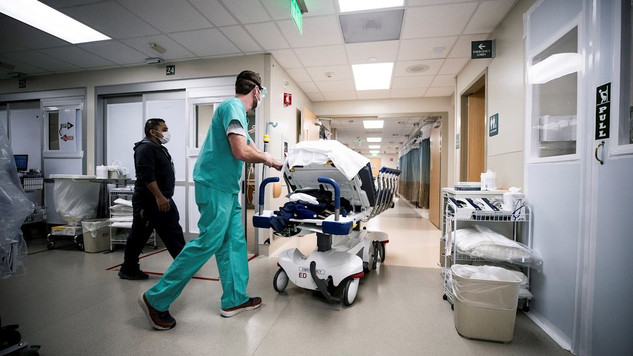 Hospitalizaciones en EU tocan máximo de 6 meses por variante Delta