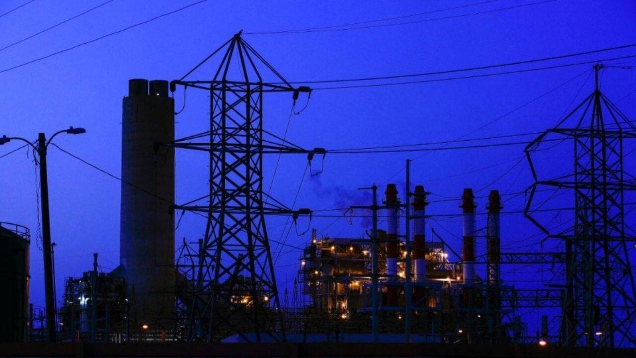 Nueva política energética hizo caer 75% la inversión privada: CCE