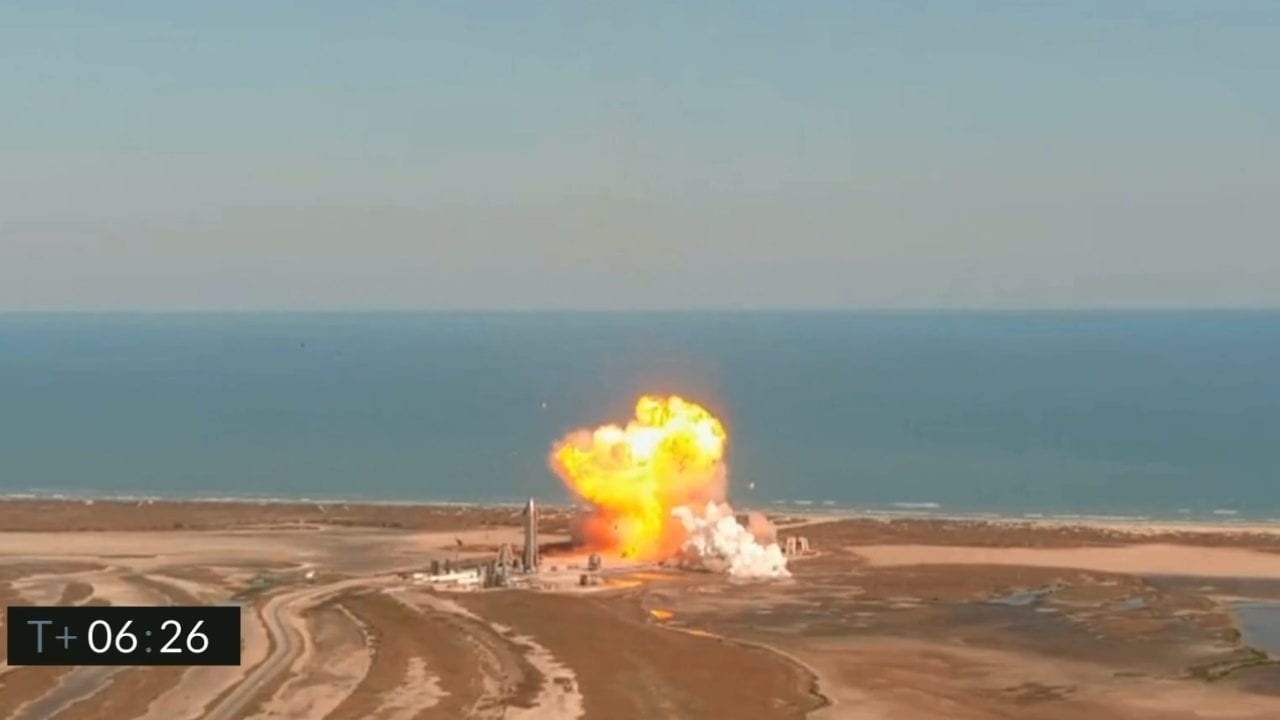 Cohete de SpaceX explota al aterrizar tras lanzamiento de prueba