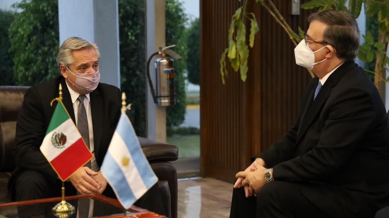 Presidente de Argentina llega a México para reforzar alianza