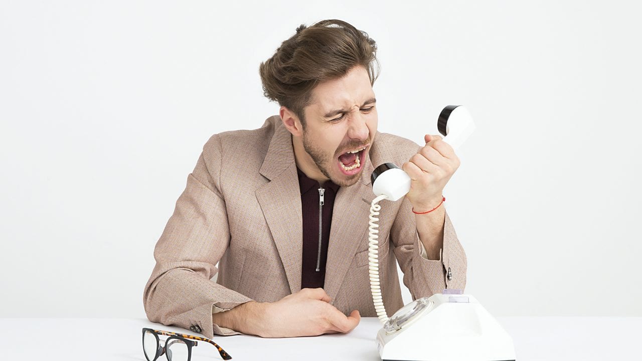 Rehenes de los malos servicios