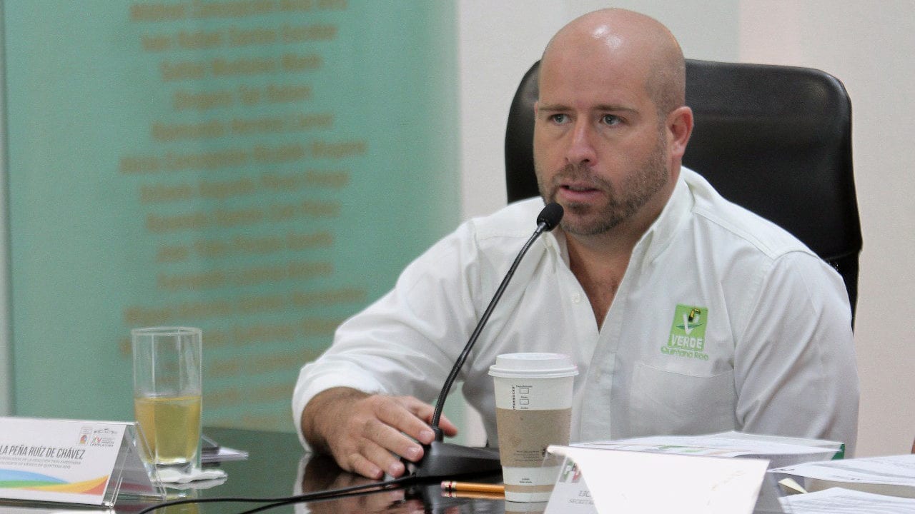 Destituyen a secretario del PVEM en Quintana Roo por nexos con mafia rumana