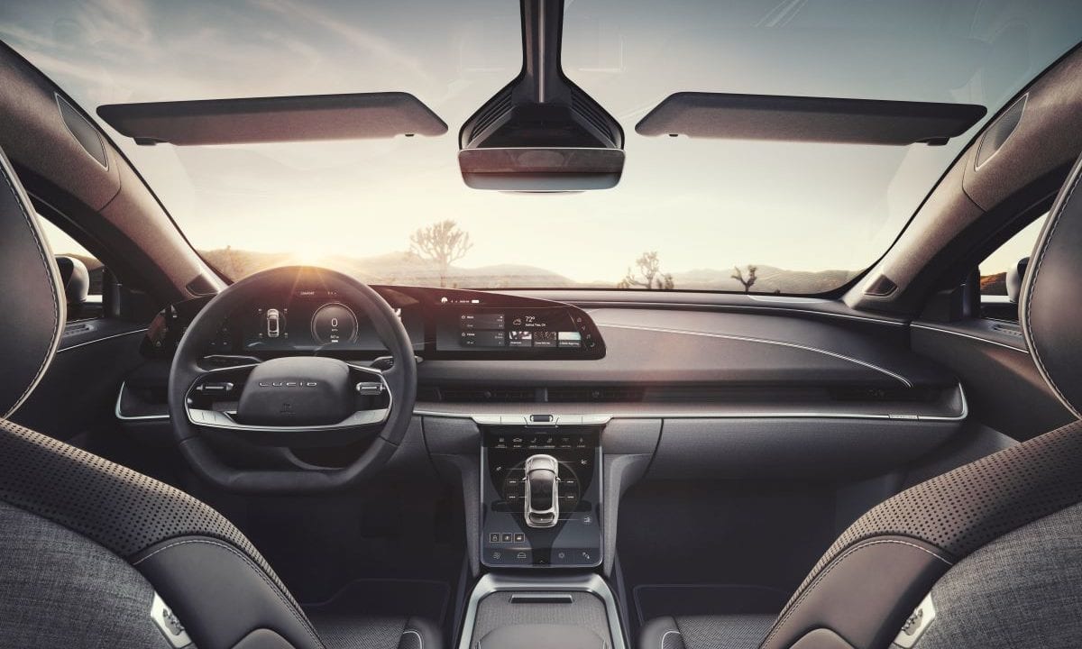 El fabricante de autos eléctricos Lucid eliminará 1,300 puestos de trabajo