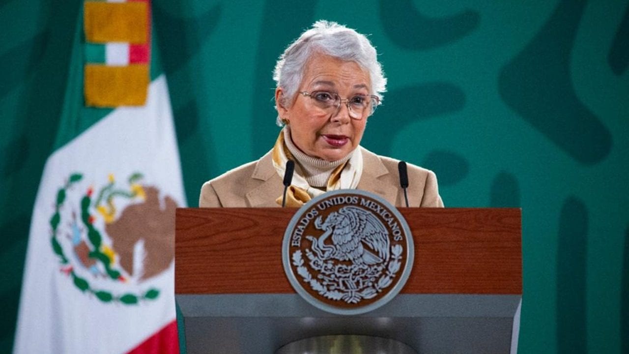 AMLO seguirá aislado esta semana; ‘está bien’, dice Sánchez Cordero
