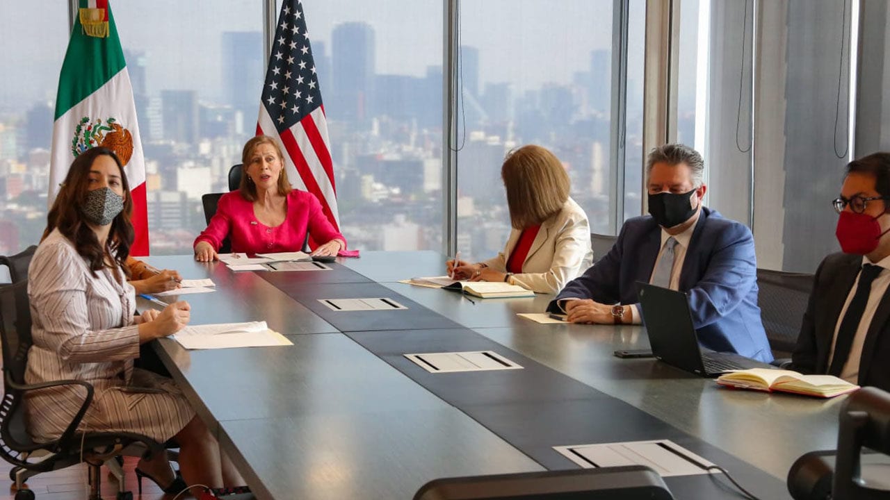 México afirma cumplir con T-MEC tras resolución de primera queja laboral de EU