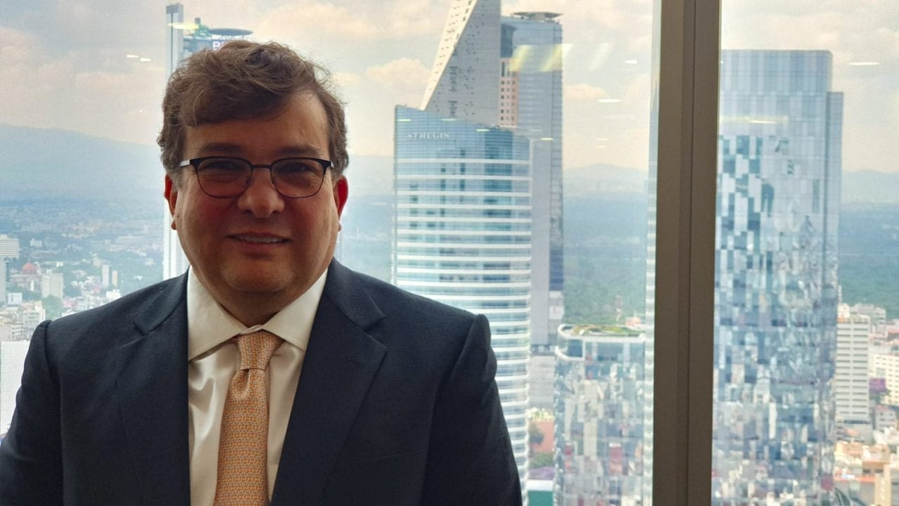 Hacer mal la vacunación costaría mucho a México: HSBC