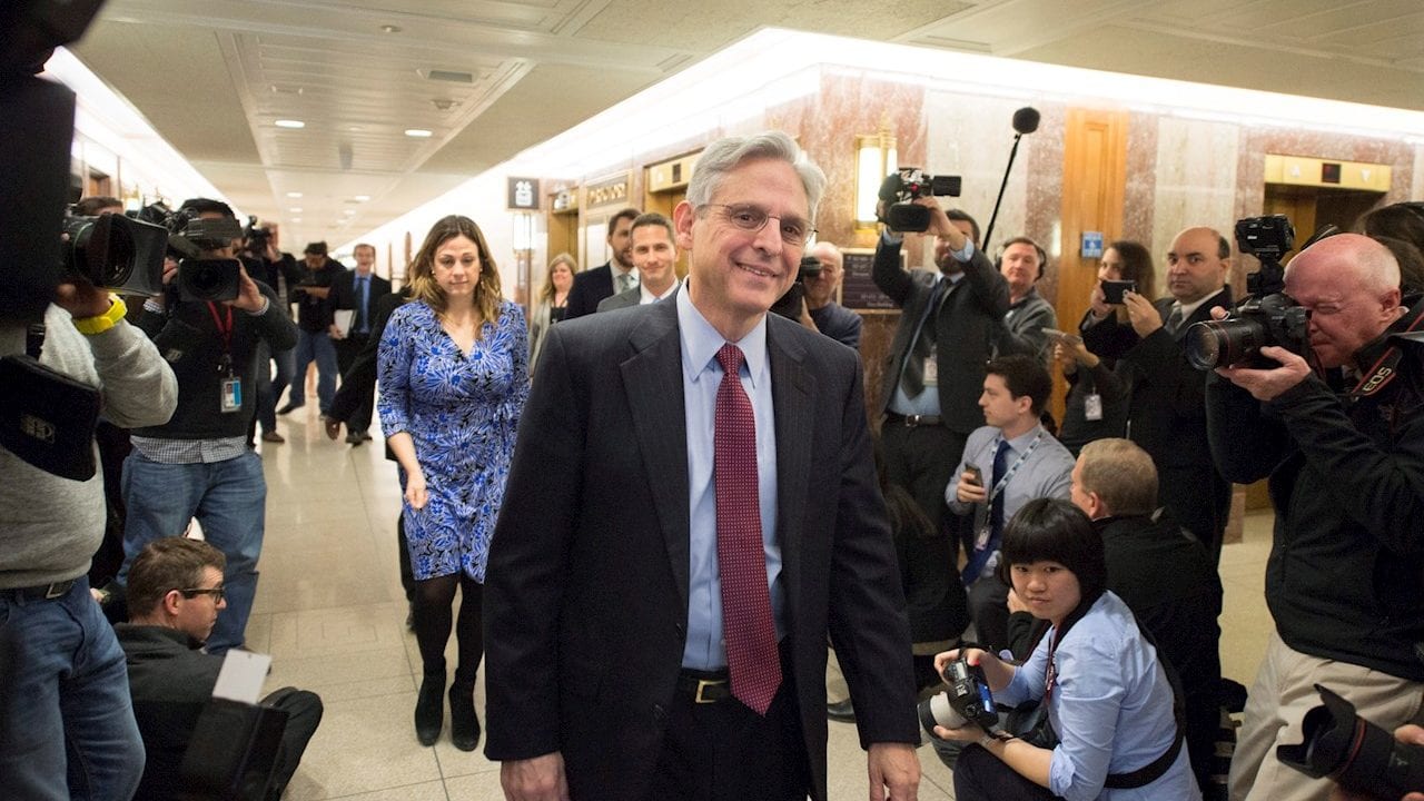 Senado de EU confirma a Merrick Garland como fiscal general de EU