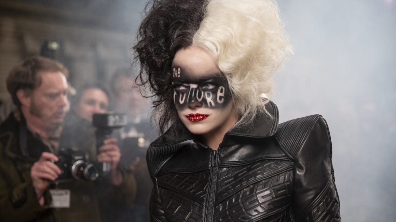 Disney revela nuevas imágenes de Emma Stone como ‘Cruella’