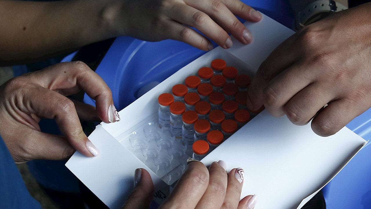 No es suficiente la vacuna contra Covid-19, necesitamos tratamientos: GSK