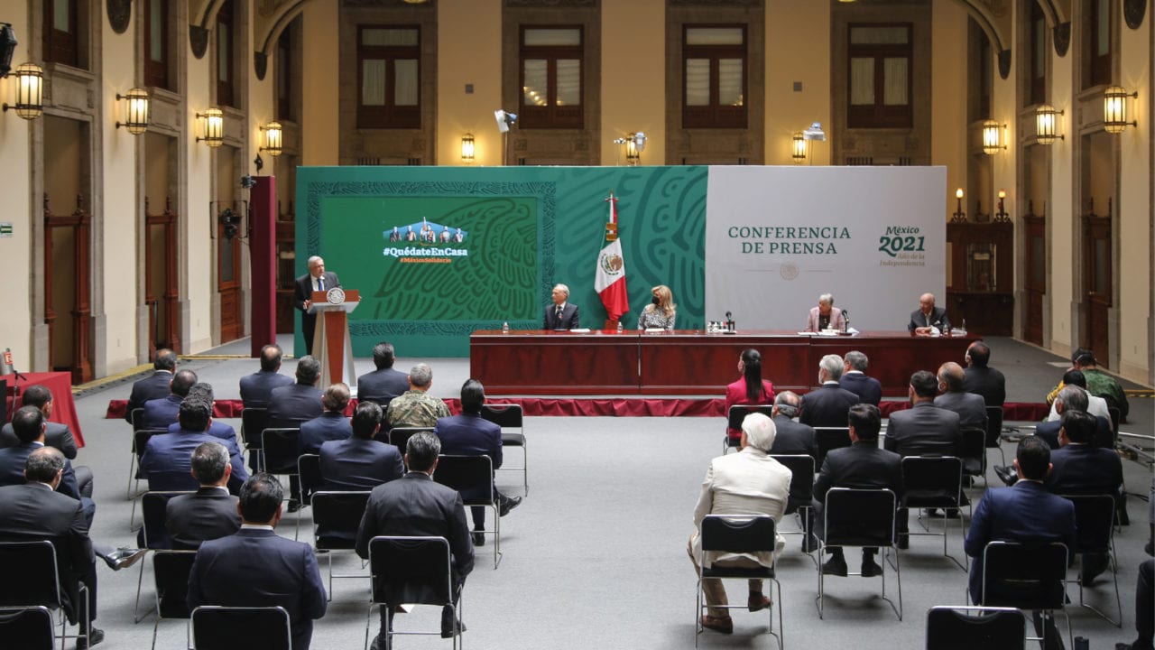 AMLO y gobernadores firman acuerdo para no interferir en elecciones